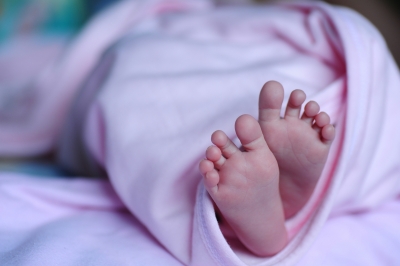  3-day-old Girl Found In Garbage Bin In Delhi's Nangloi-TeluguStop.com