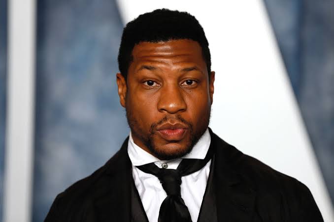  American Actor Jonathan Majors Arrested For Assault And Strangulation-TeluguStop.com