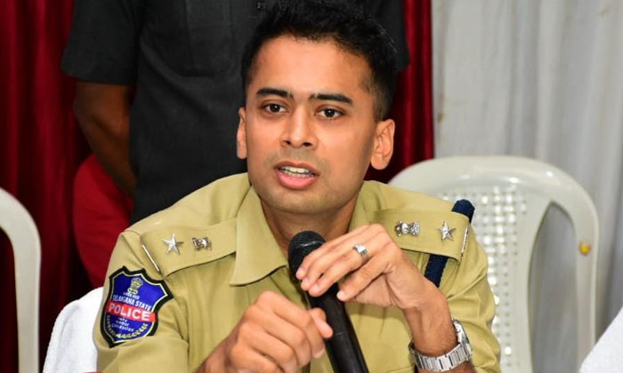  People Should Be Vigilant Against Cyber Crimes , Cyber Crimes , Akhil Mahajan-TeluguStop.com