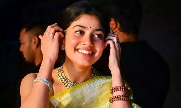  Is Sai Pallavi Part Of Allu Arjun's Pushpa 2, Sai Pallavi, Allu Arjun, Pushpa 2,-TeluguStop.com