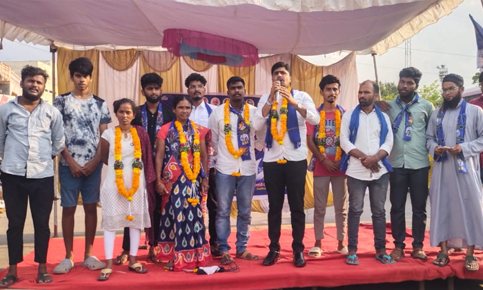  Bsp Hunger Strike In Devarakonda, Bsp Hunger Strike ,devarakonda, Ramavath Rames-TeluguStop.com