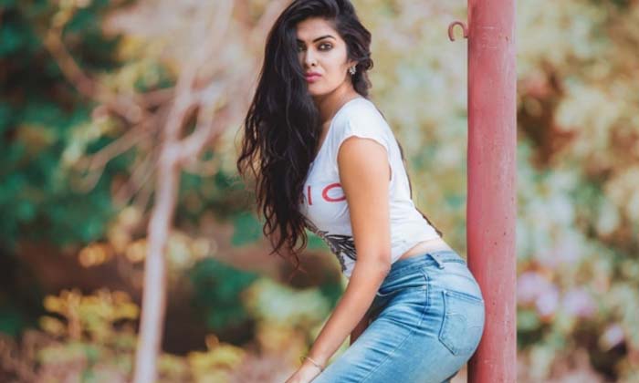 Telugu Divi, Bigg Boss, Bigg Boss Divi, Chiranjeevi, Divi Hot, Desirable, Realit