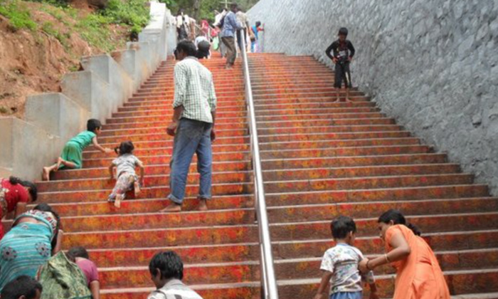  Divya Darshan Tokens For Walkway Devotees Soon Says Ttd Eo Dharma Rao Meeting,tt-TeluguStop.com