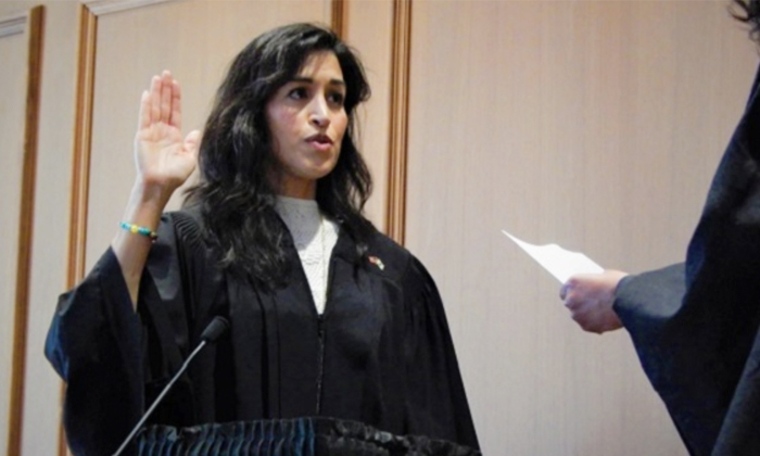  Indian-american Tejal Mehta Sworn In As First Justice Of Ayer District Court In-TeluguStop.com