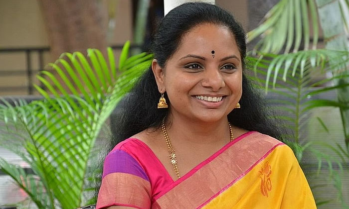 Mlc Kavitha Meeting With Cm Kcr Delhi Liquor Scam, Mlc Kavitha, Cm Kcr, Ts Polit Mlc Kavitha Meeting With Cm Kcr Delhi Liquor Scam, Mlc Kavitha, Cm Kcr, Ts Polit-TeluguStop.com