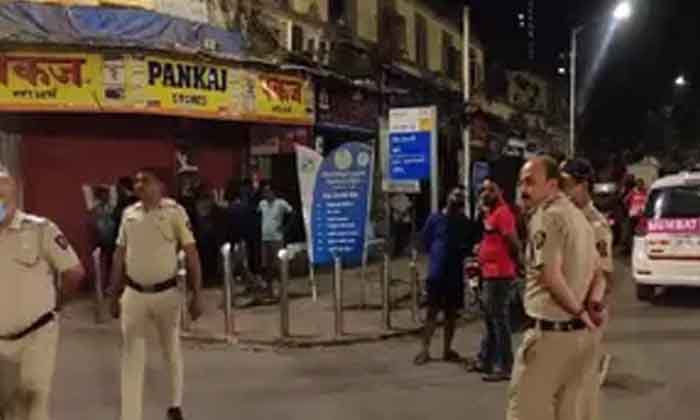 Missing Case In The Police Station If Cut Dead Body In Plastic Cover At Home , Missing Case In The Police Station If Cut Dead Body In Plastic Cover At Home ,-TeluguStop.com