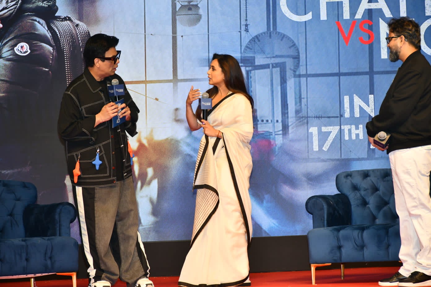  Rani Mukerji Playfully Falls On Karan Johar’s Feet, Video Goes Viral!-TeluguStop.com