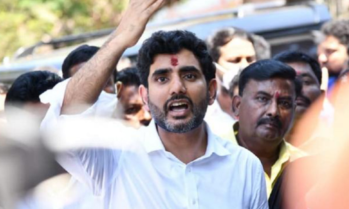 Nara Lokesh Criticizes Ycp Govt About Roads,nara Lokesh,ycp Government,bandarla Nara Lokesh Criticizes Ycp Govt About Roads,nara Lokesh,ycp Government,bandarla-TeluguStop.com