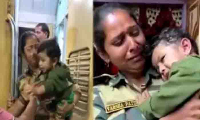  Netizens Are Saluting The Heavy Jawan Who Is Unable To Leave The Child, Mothers-TeluguStop.com