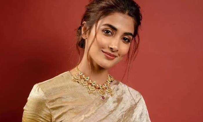  Pooja Hegde Who Shared A Photo Last Year-TeluguStop.com