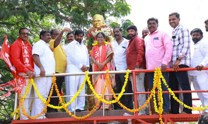 Suryapet Mukha Dwaram Ntr Park Square Named Dharmabhiksham Minister Jagdish Redd-TeluguStop.com