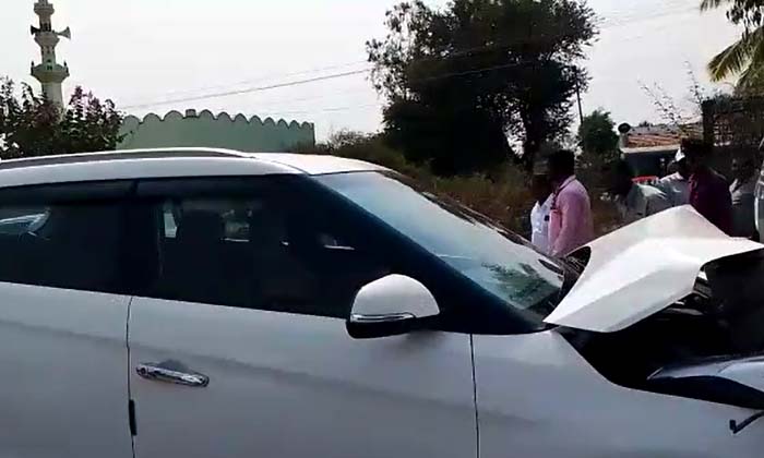  Tpcc President Revanth Reddy Was Traveling In An Accident ,tpcc President Revant-TeluguStop.com