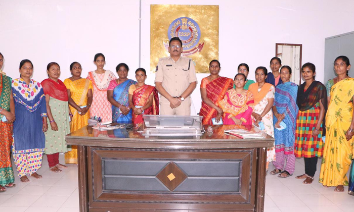  Women's Day Celebrations In 17th Police Battalion , 17th Police Battalion, Women-TeluguStop.com