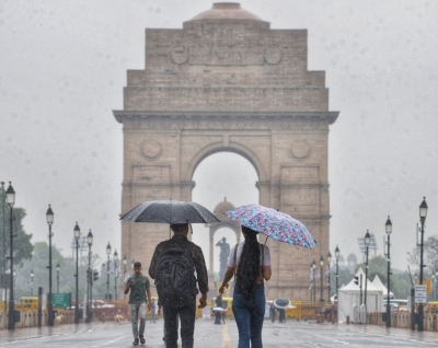  After Isolated Rain, Delhi's Air Quality Improves To 'moderate'-TeluguStop.com