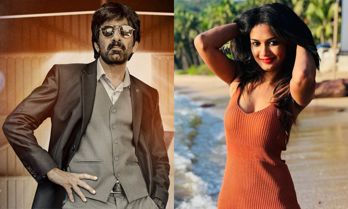  Ariyana Shares Pic With Raviteja Viral On Social Media Details, Ariana, Ravi Tej-TeluguStop.com