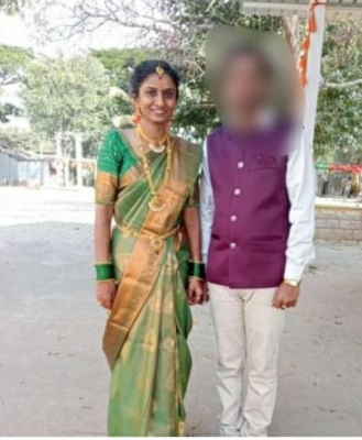  Bride-to-be In Icu After Makeup, Beautician Detained For Questioning-TeluguStop.com