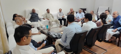  Brs, Sp Skip Oppn Meet At Kharge's Chamber In Parliament Premises-TeluguStop.com