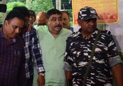  Cattle Smuggling Case: Trinamool Congress Silent As Ed Takes Anubrata Mondal To-TeluguStop.com