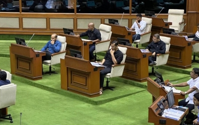 Cong Mlas In Goa Wear Black Clothes To Protest Rahul's Ls Disqualification Cong Mlas In Goa Wear Black Clothes To Protest Rahul's Ls Disqualification-TeluguStop.com