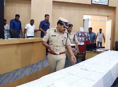 Cyberabad Police Bust Gang Involved In Stealing Data Of 16.8cr People Cyberabad Police Bust Gang Involved In Stealing Data Of 16.8cr People-TeluguStop.com