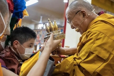 Dalai Lama Names Us-born Mongolian Boy As As 3rd Highest Leader In Buddhism-TeluguStop.com