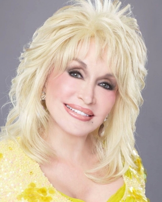  Dolly Parton Says She Will 'never Admit' To Being Old-TeluguStop.com