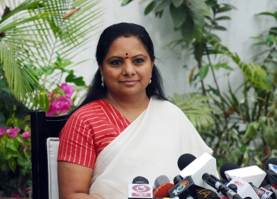  Excise Scam Case: Kavitha Leaves For Delhi; Suspense Over Appearance Before Ed-TeluguStop.com