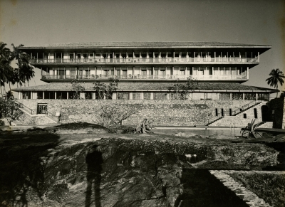 Geoffrey Bawa: It Is Essential To Be There Geoffrey Bawa: It Is Essential To Be There-TeluguStop.com