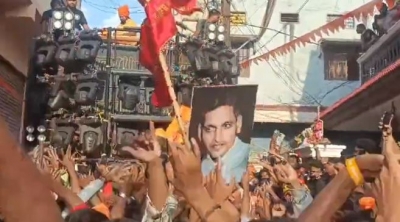  Godse's Picture Displayed During Shobha Yatra In Hyderabad-TeluguStop.com