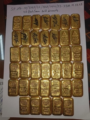  Gold Smuggling In Truck Meant For Fish Supply, 2 Held-TeluguStop.com