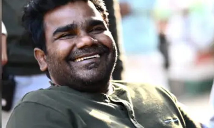  Good Hearted Director Venu Financial Help For That Singer , Mogilayya, Dil Raju,-TeluguStop.com