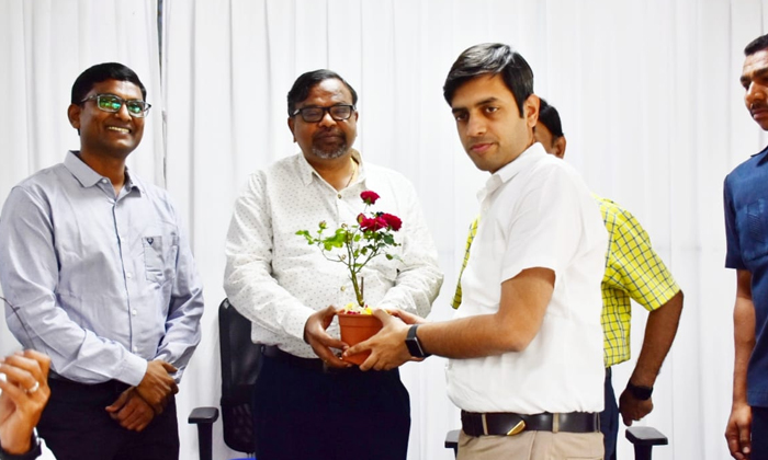  Govt Medical College Principal Met Collector Anurag Jayanthi, Govt Medical Colle-TeluguStop.com