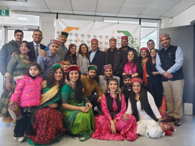 Himachali Handloom, Folk Dance Showcased In Ottawa Himachali Handloom, Folk Dance Showcased In Ottawa-TeluguStop.com