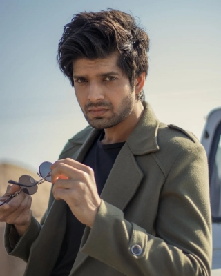  Hitesh Bharadwaj On 'udaariyan': 'being Part Of A Popular Show Is A Challenge'-TeluguStop.com