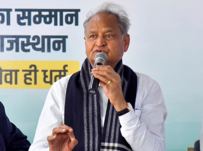  I And Baghel Are Both Obcs And Congress Has Made Us Cms: Gehlot-TeluguStop.com