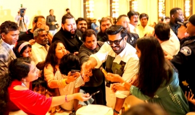  In Los Angeles For The Oscars, Ramcharan Meets Fans, Makes Their Day-TeluguStop.com