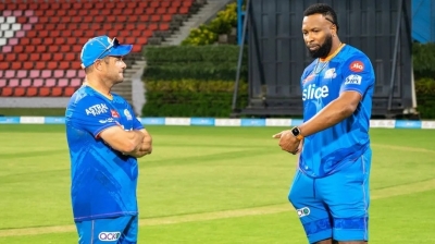  Ipl 2023: Kieron Pollard Begins His Batting Coach Role With Mumbai Indians-TeluguStop.com