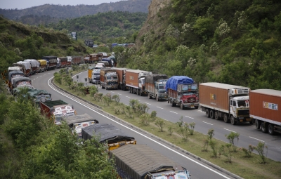 Jammu-srinagar Highway Closed Due To Maintenance Jammu-srinagar Highway Closed Due To Maintenance-TeluguStop.com