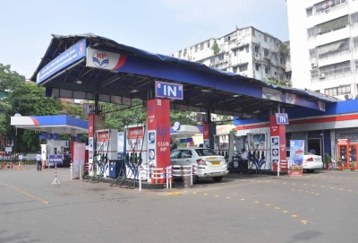  Kerala Sc/st Petrol Pump Owners To Stage Token Hunger Strike Before Hpcl Mumbai-TeluguStop.com