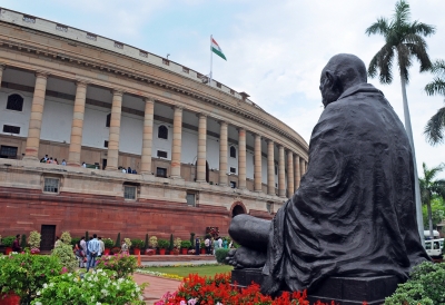  Ls Adjourned Till 12 Pm Amid Oppn Protests On Adani Issue-TeluguStop.com