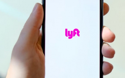  Lyft Ceo, President Step Down As Former Amazon Executive Takes Over-TeluguStop.com