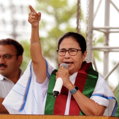  Mamata Banerjee To Protest In Delhi Over Pending Central Dues To Bengal-TeluguStop.com