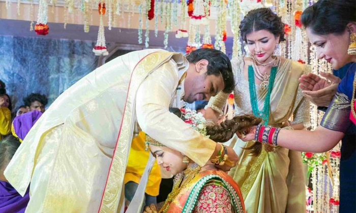  Manchu Manoj Shared Wedding Photo With Mounika Reddy With Shivuni Caption Its Cr-TeluguStop.com