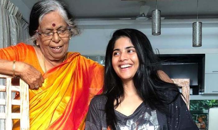 Megha Akash Grand Parent Death And Heroine Gets Emotional ,megha Aakash ,megha A Megha Akash Grand Parent Death And Heroine Gets Emotional ,megha Aakash ,megha A-TeluguStop.com