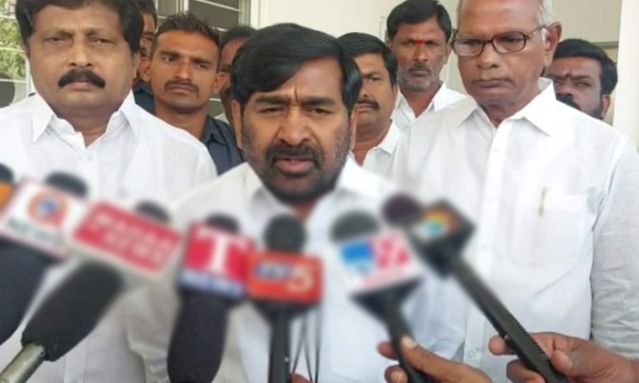  Minister Jagadish Reddy Fires On Ed Notices To Mlc Kavitha, Minister Jagadish Re-TeluguStop.com