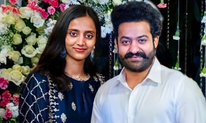 Telugu Cost, Hand Bag, Ntr, Lakshmipranathi, Ntrlakshmi, Tollwood-Movie