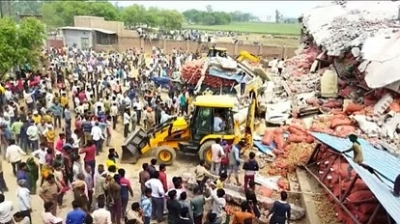  Over 20 Feared Buried In Cold Storage Collapse In Up District-TeluguStop.com
