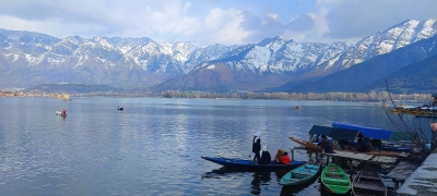  Partly Cloudy, Isolated Light Rain Likely In J&k Today-TeluguStop.com