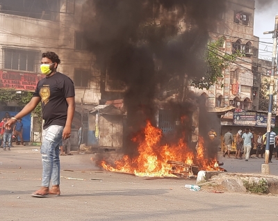  Parts Of Kolkata Turn Into Battlefield Over Protests Against Minor Sacrifice-TeluguStop.com