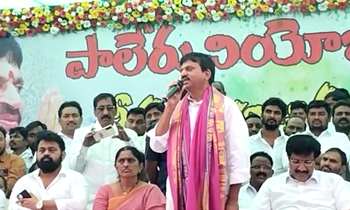  Ponguleti Srinivas Reddy Shocking Comments On Kcr At Paleru Aatmiya Sammelanam D-TeluguStop.com